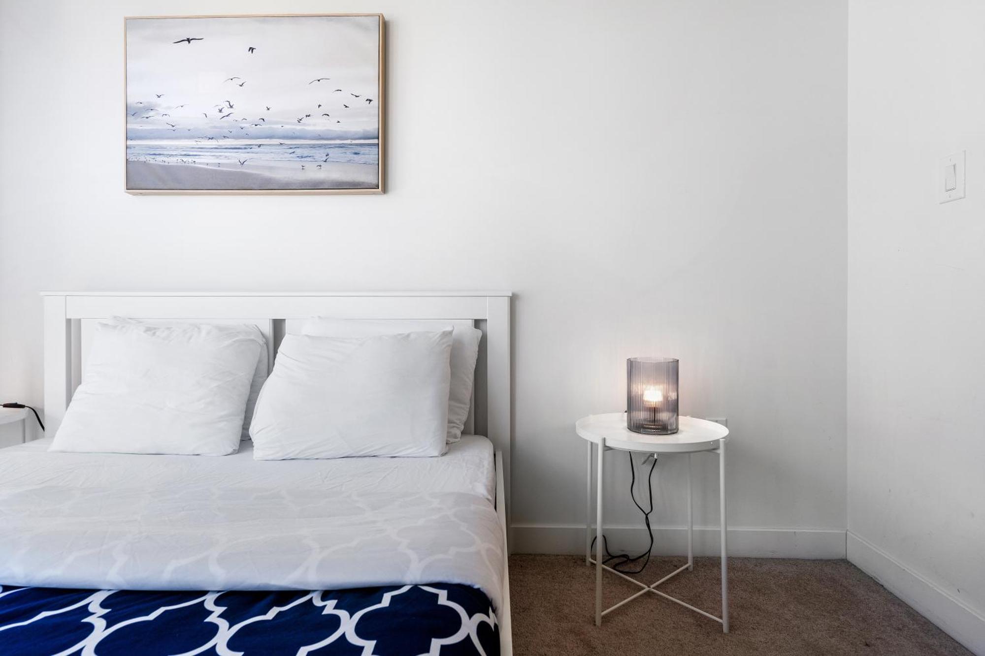Exquisite Condos By Cn Tower With Parking Toronto Exteriör bild