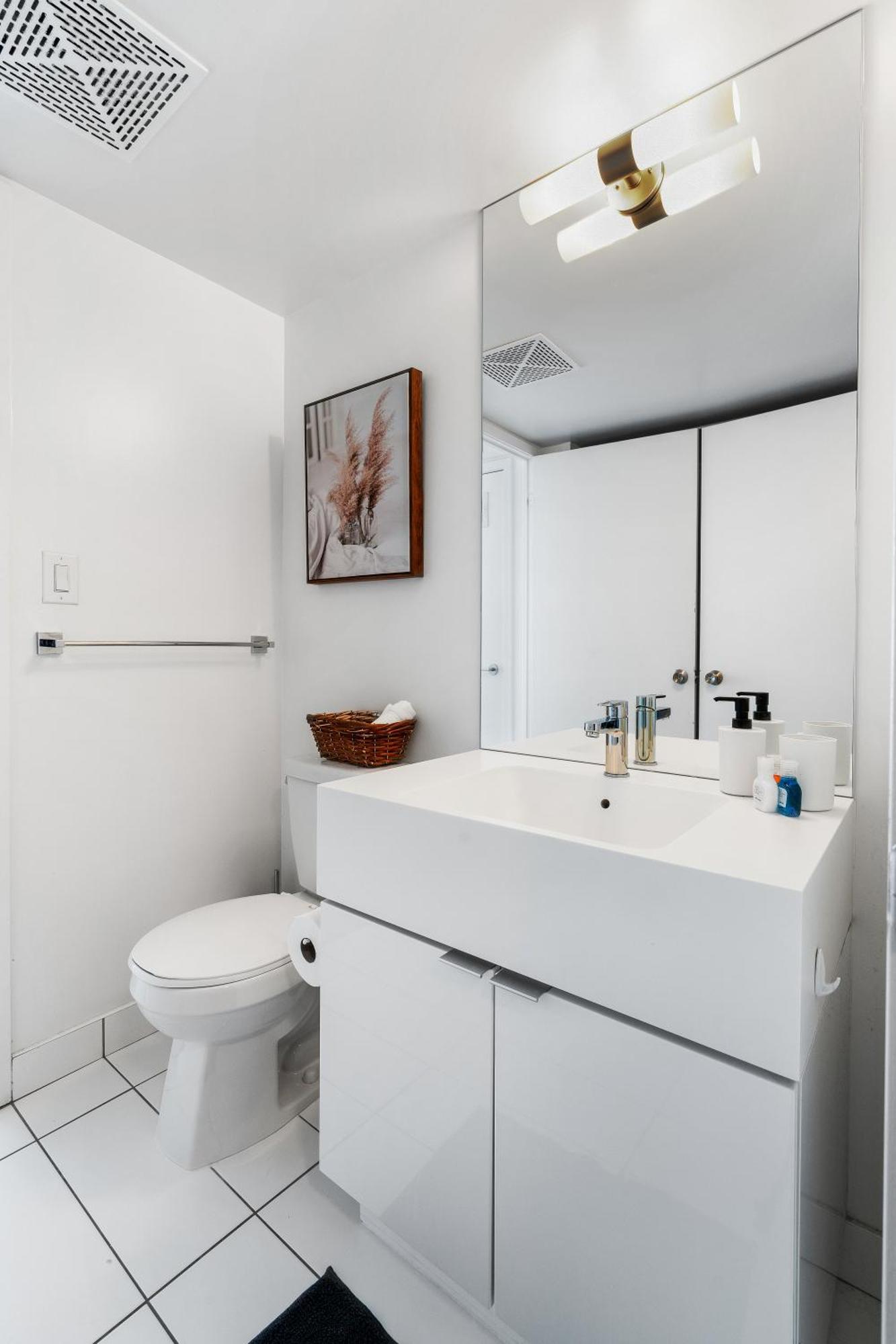 Exquisite Condos By Cn Tower With Parking Toronto Exteriör bild